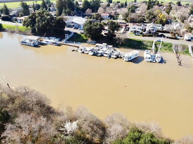 14055 River Rd, Walnut Grove, CA 95690