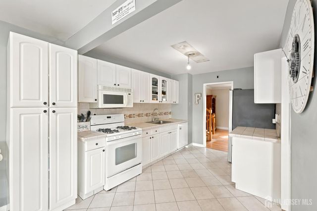 19 Barton Road, Old Bridge, NJ 08857
