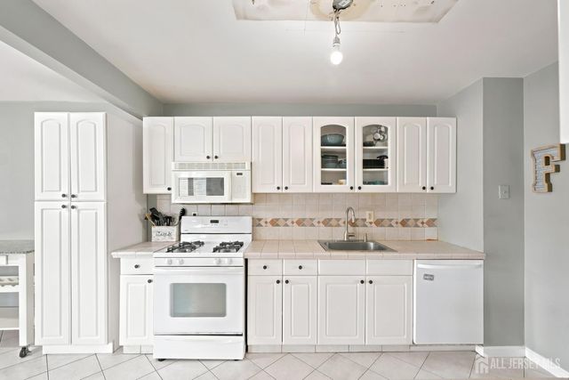 19 Barton Road, Old Bridge, NJ 08857