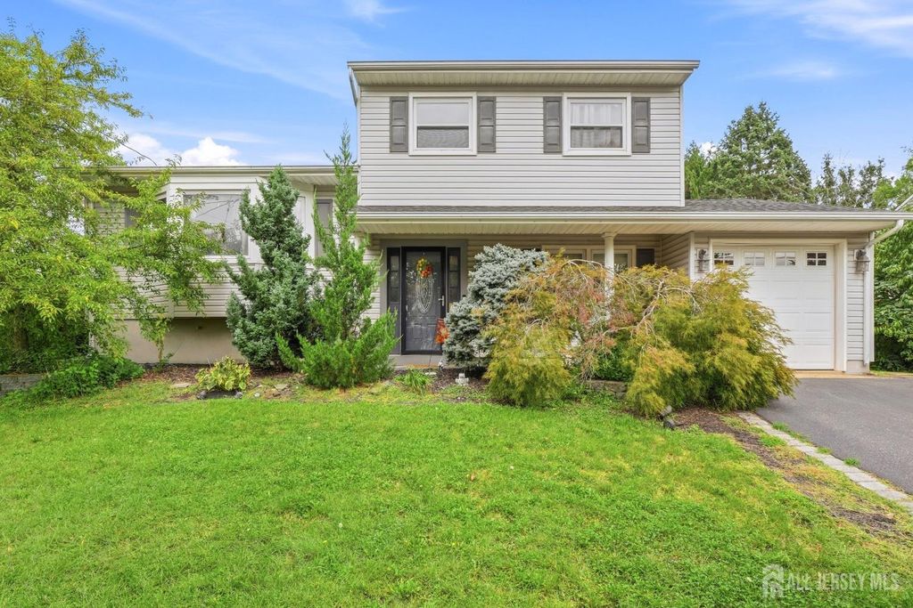 19 Barton Road, Old Bridge, NJ 08857