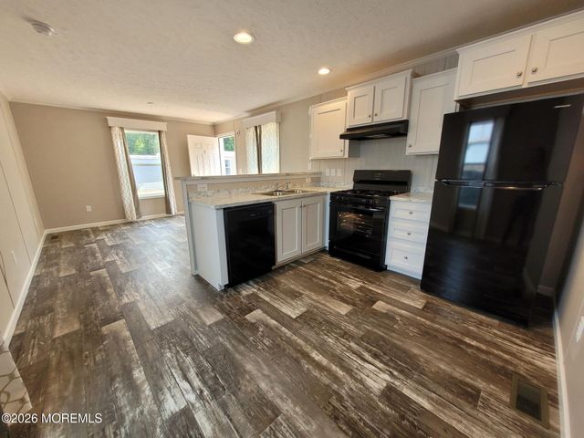 22 John Street, Hazlet, NJ 07734