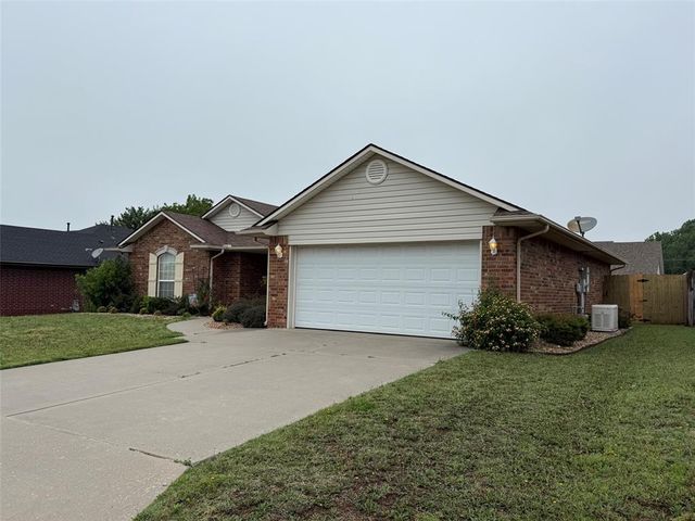 1926 E Aspen Place, Shawnee, OK 74804
