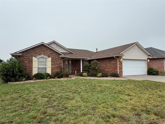 1926 E Aspen Place, Shawnee, OK 74804