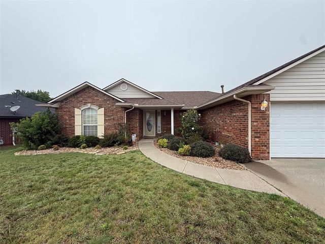 1926 E Aspen Place, Shawnee, OK 74804
