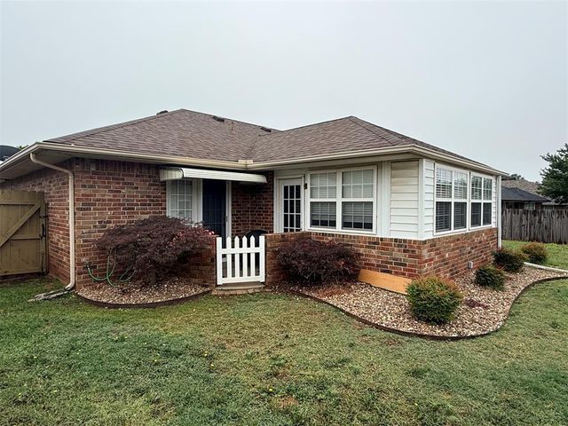 1926 E Aspen Place, Shawnee, OK 74804