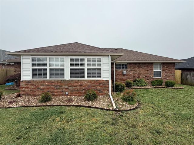 1926 E Aspen Place, Shawnee, OK 74804