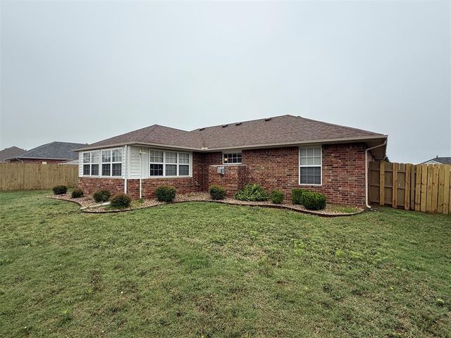 1926 E Aspen Place, Shawnee, OK 74804