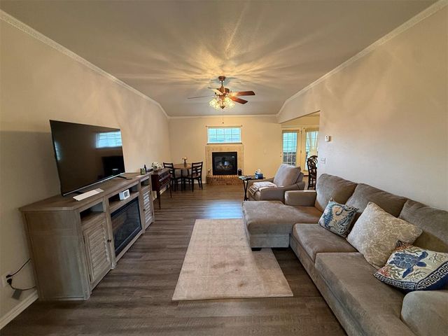 1926 E Aspen Place, Shawnee, OK 74804