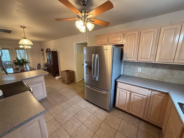 1926 E Aspen Place, Shawnee, OK 74804