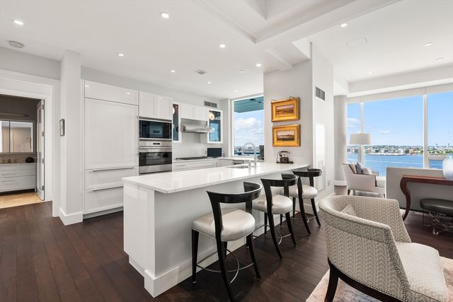 22 Liberty Dr 11C, Boston, MA 02210