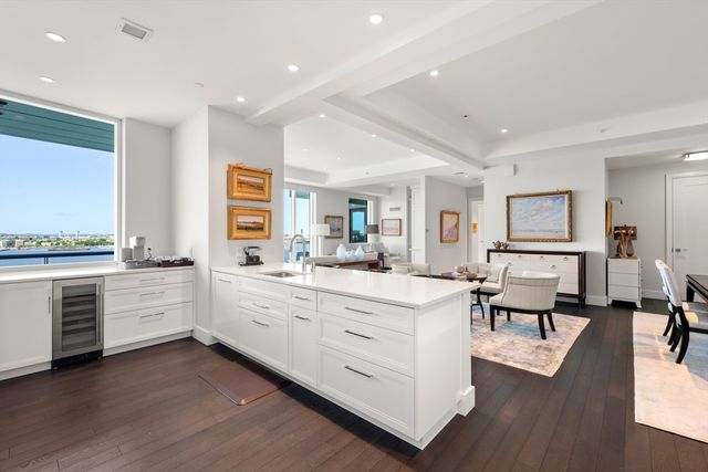 22 Liberty Dr 11C, Boston, MA 02210