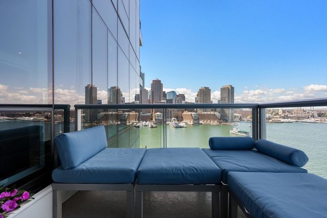 22 Liberty Dr 11C, Boston, MA 02210