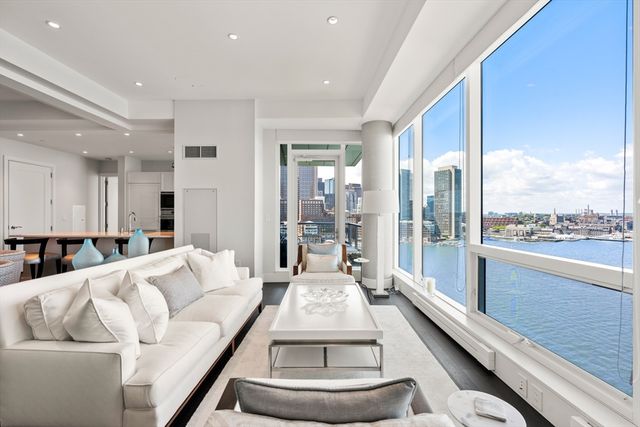 22 Liberty Dr 11C, Boston, MA 02210