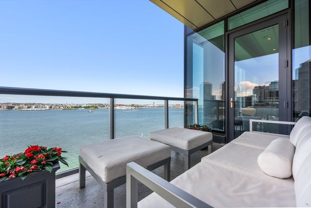 22 Liberty Dr 11C, Boston, MA 02210