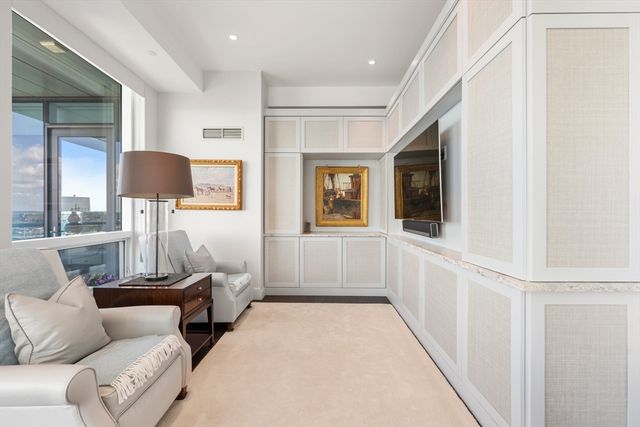 22 Liberty Dr 11C, Boston, MA 02210