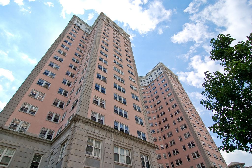 5555 N Sheridan Road 1007, Chicago, IL 60640