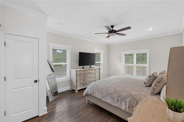 8 S Eugenia Place NW, Atlanta, GA 30318