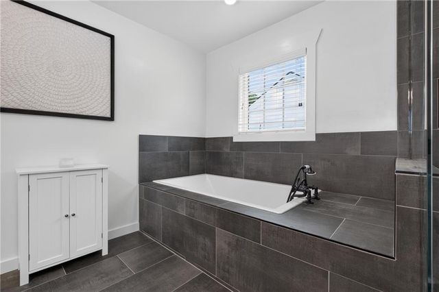 8 S Eugenia Place NW, Atlanta, GA 30318