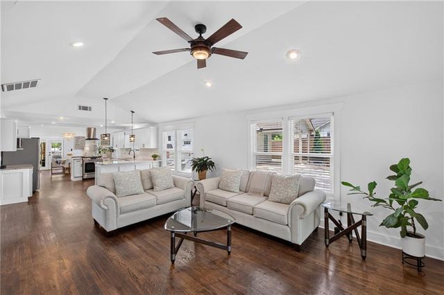 8 S Eugenia Place NW, Atlanta, GA 30318