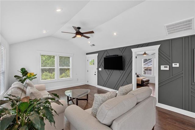 8 S Eugenia Place NW, Atlanta, GA 30318