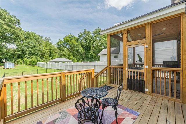 8 S Eugenia Place NW, Atlanta, GA 30318