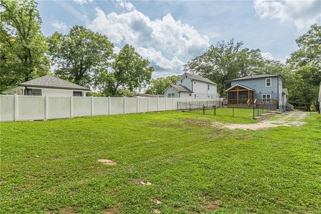 8 S Eugenia Place NW, Atlanta, GA 30318