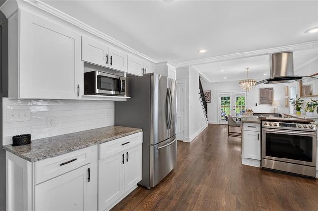 8 S Eugenia Place NW, Atlanta, GA 30318