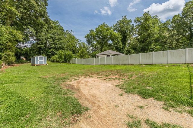 8 S Eugenia Place NW, Atlanta, GA 30318