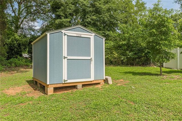 8 S Eugenia Place NW, Atlanta, GA 30318