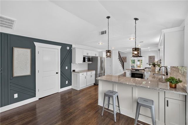 8 S Eugenia Place NW, Atlanta, GA 30318