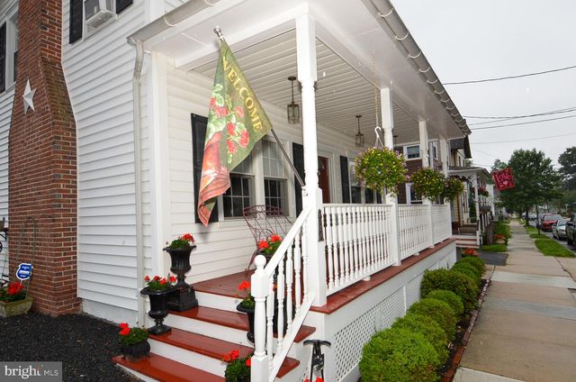 124 E BURLINGTON ST, Bordentown, NJ 08505