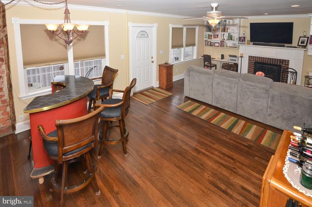 124 E BURLINGTON ST, Bordentown, NJ 08505