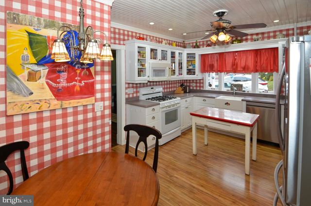 124 E BURLINGTON ST, Bordentown, NJ 08505