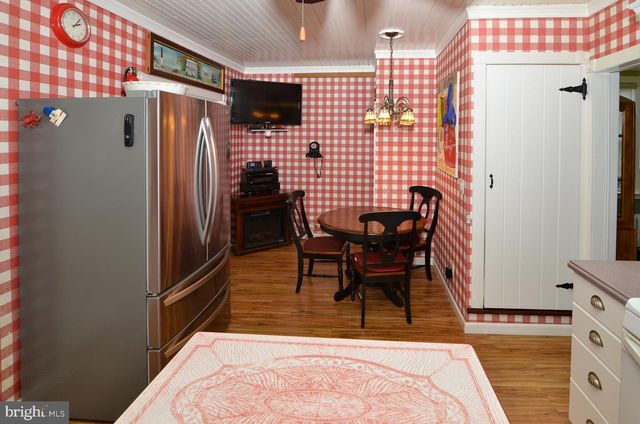 124 E BURLINGTON ST, Bordentown, NJ 08505