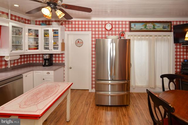 124 E BURLINGTON ST, Bordentown, NJ 08505