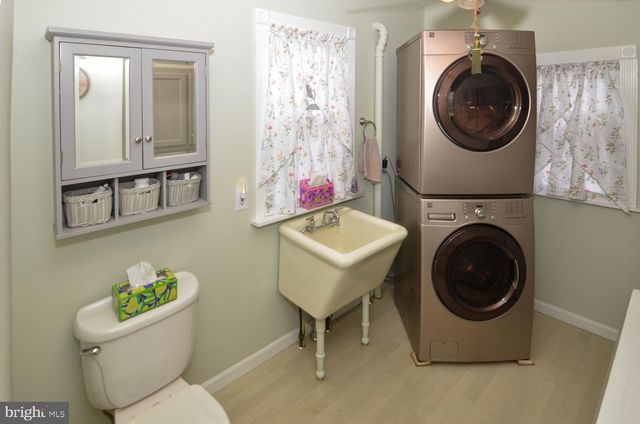 124 E BURLINGTON ST, Bordentown, NJ 08505