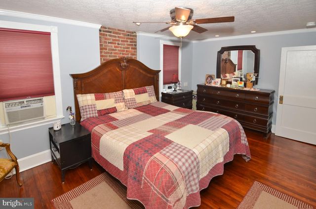 124 E BURLINGTON ST, Bordentown, NJ 08505