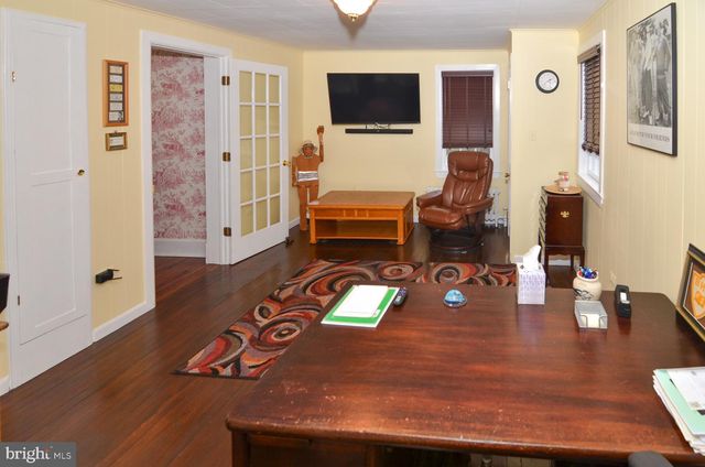 124 E BURLINGTON ST, Bordentown, NJ 08505