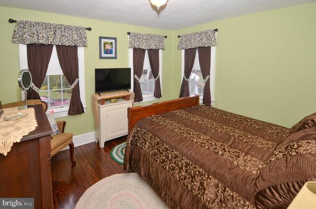 124 E BURLINGTON ST, Bordentown, NJ 08505