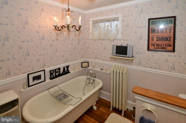 124 E BURLINGTON ST, Bordentown, NJ 08505