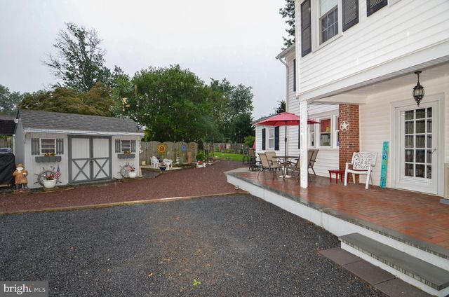 124 E BURLINGTON ST, Bordentown, NJ 08505