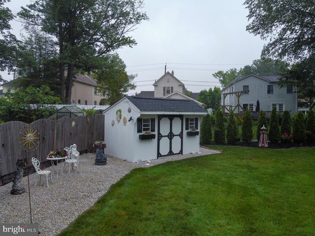 124 E BURLINGTON ST, Bordentown, NJ 08505