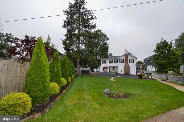 124 E BURLINGTON ST, Bordentown, NJ 08505