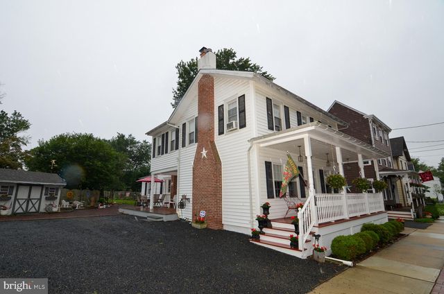124 E BURLINGTON ST, Bordentown, NJ 08505