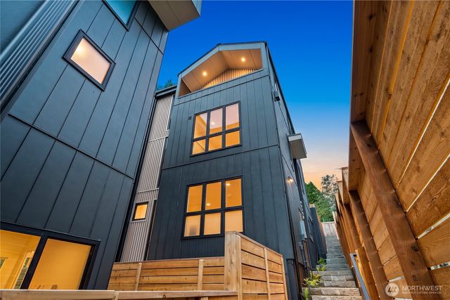 4511 A 34th Avenue S, Seattle, WA 98118