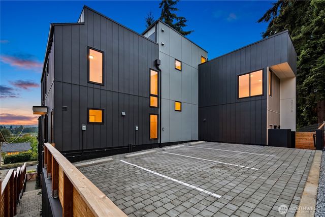 4511 A 34th Avenue S, Seattle, WA 98118