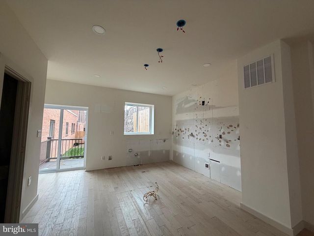3323 SHERMAN AVE NW, Washington, DC 20010