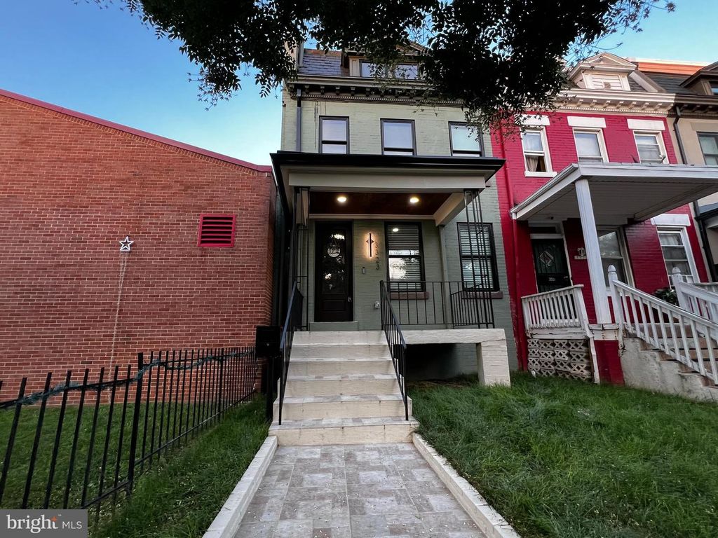 3323 SHERMAN AVE NW, Washington, DC 20010
