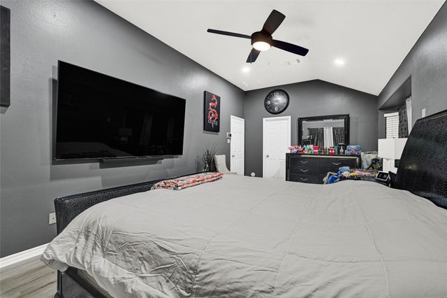 22214 Queenbury Hills Drive, Houston, TX 77073