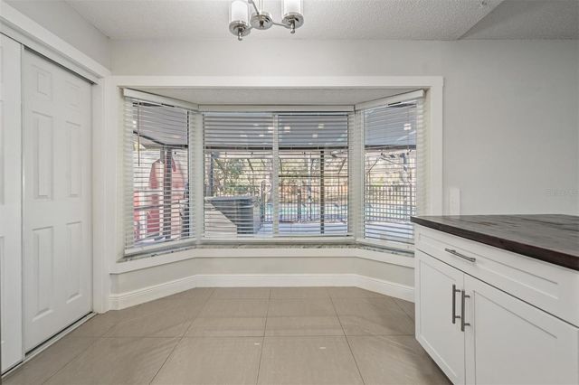 4007 HUDSON LANE, Tampa, FL 33618